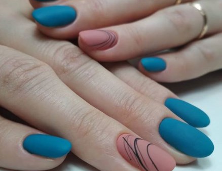 Павутинка на нігтях