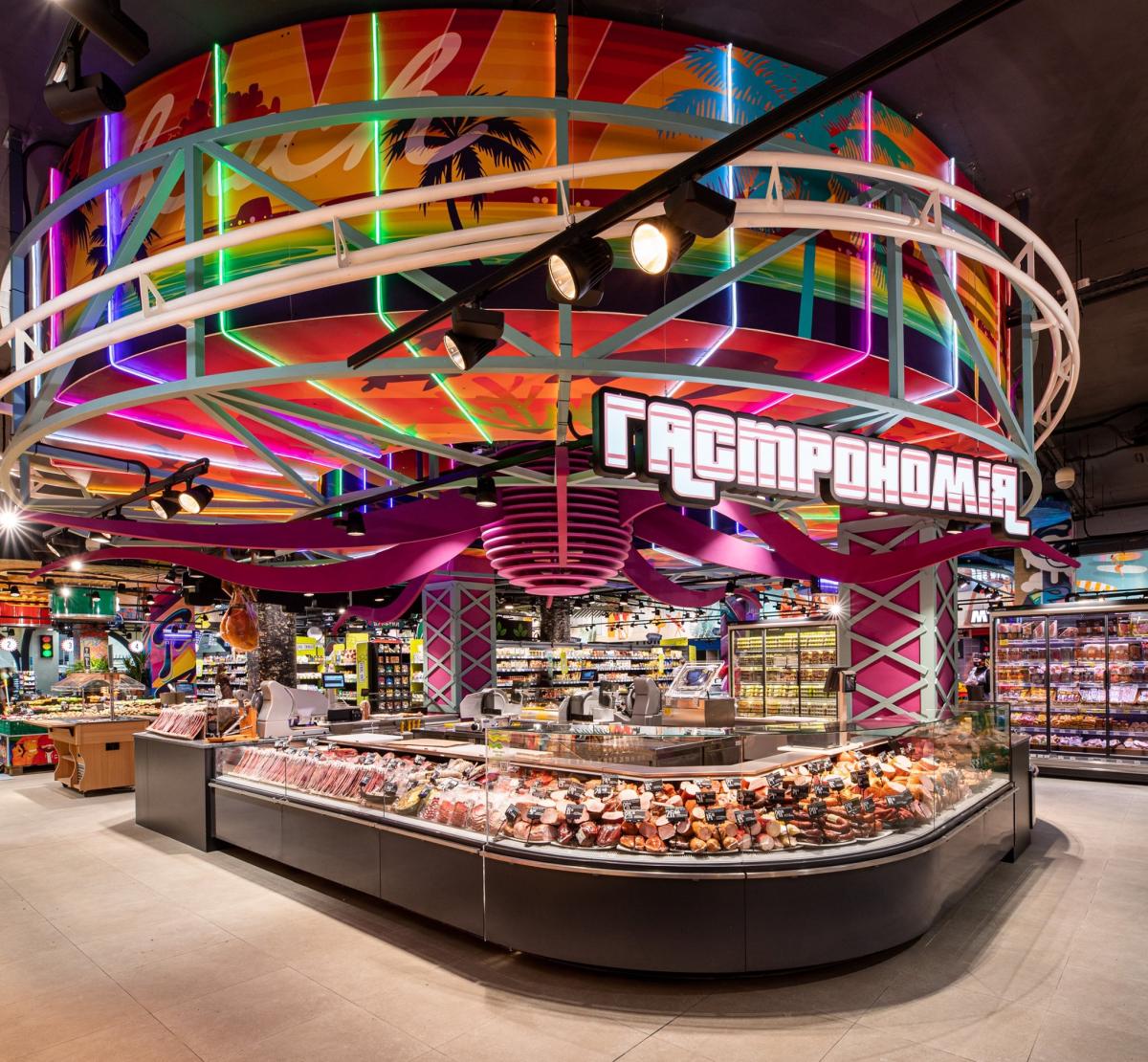 'Вона зі мною, вуглепластик' : у Львові відкрився супермаркет у стилі GTA: San Andreas 'Вона зі мною, вуглепластик' : у Львові відкрився супермаркет у стилі GTA: San Andreas