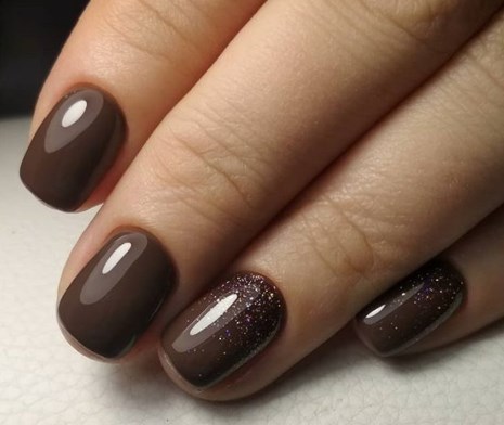 Шоколадний манікюр осінь 2020
