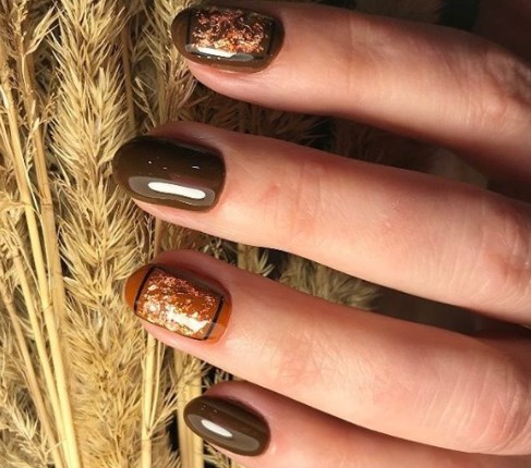 Шоколадний манікюр осінь 2020