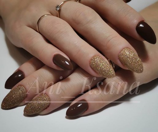 Шоколадний манікюр осінь 2020