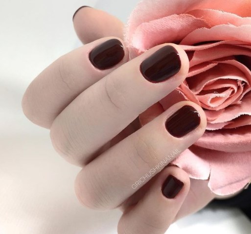 Манікюр зима 2021 марсала