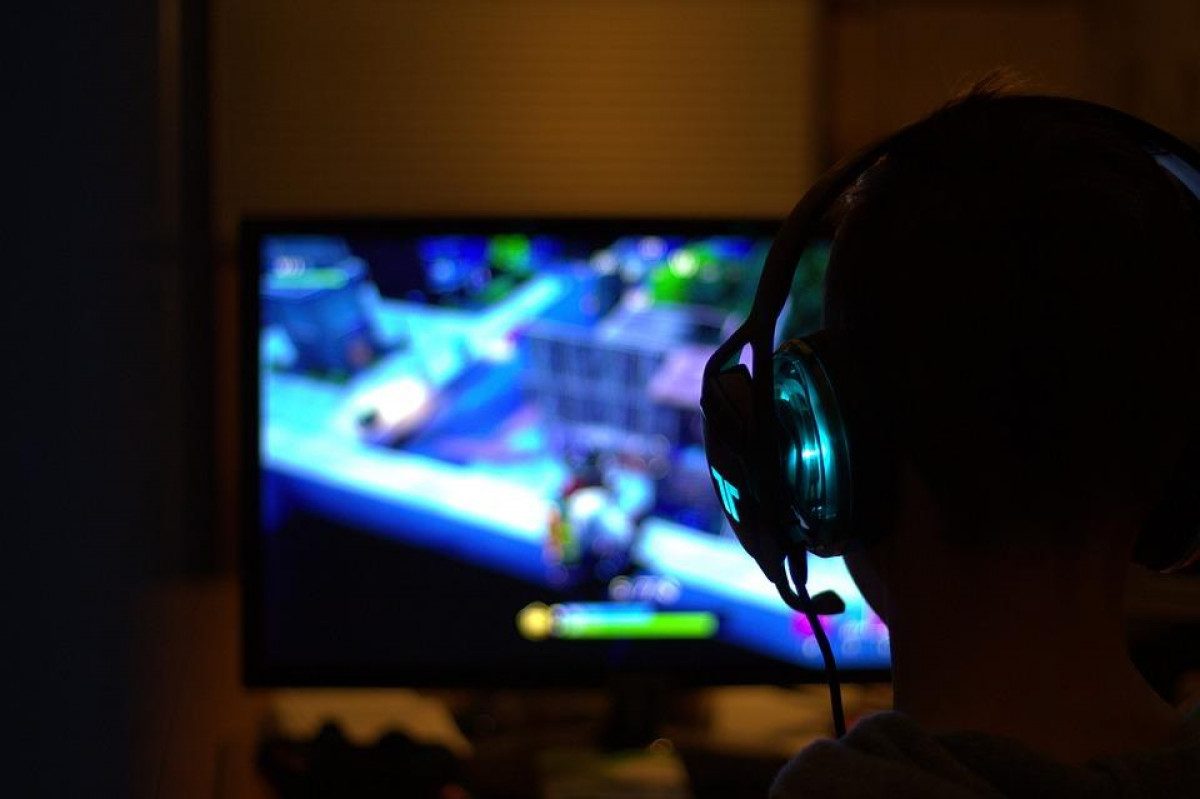 Впервые в мире: подросток, страдающий зависимостью от видеоигр, попал в больницу