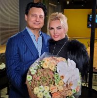 Была на мероприятии единственной женщиной: Камалия впервые рассказала о знакомстве с мужем-миллиардером