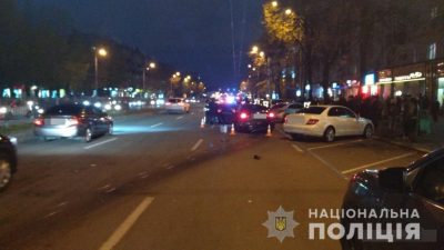 У Харкові 22-річний водій влетів на "острівець безпеки": багато постраждалих
