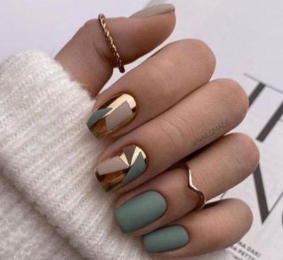 Наймодніший зимовий манікюр 2020 - сріблястий манікюр і сині нігті: фото