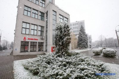 Харків прикрасив перший сніг: красиві фото і відео
