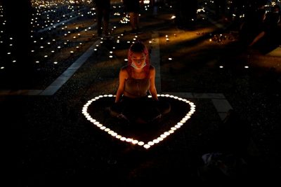 Гороскоп на 19 лютого для всіх: серйозний роман, любовний прокол та підніжка від недругів