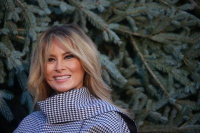 Меланія Трамп несподівано змінила імідж і з'явилася на публіці​