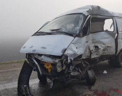 В РФ столкнулись микроавтобус и грузовик, шесть жертв – ДТП на Кубани 