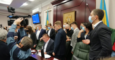 Слуга народу після бійки очолив Київську облраду Слуга народу після бійки очолив Київську облраду