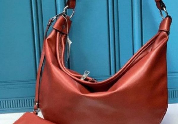 Запаморочливі сумки з 30-х увійшли в моду на осінь-зиму: фото