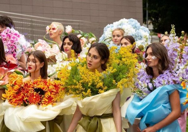 Між учасницями Супер топ-моделі запалали почуття