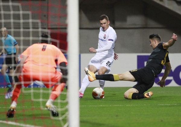 Зоря вдома розгромно програла АЕКу в матчі Ліги Європи