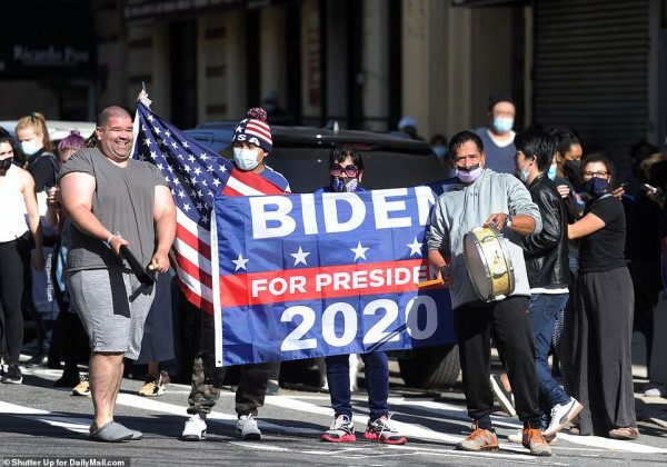 Американці з розмахом на вулицях святкують перемогу Байдена на виборах