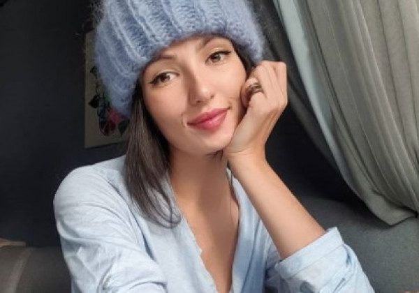 Наймодніші головні убори і теплі шапки зима 2021 - фото