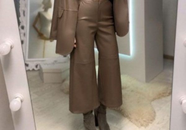 Шалено гарні штани з 30-х повернулися в моду на зиму 2021: фото