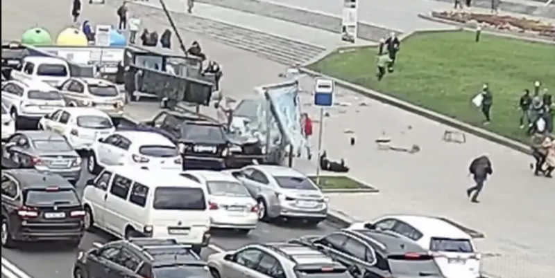 "Здесь бабушка сейчас умрет": очевидцы поделились подробностями ДТП на Майдане