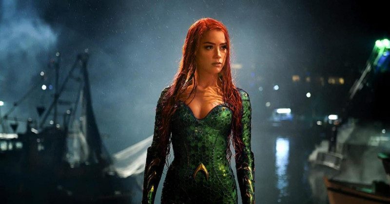 Эмбер Херд вопреки скандалу остается в Аквамене