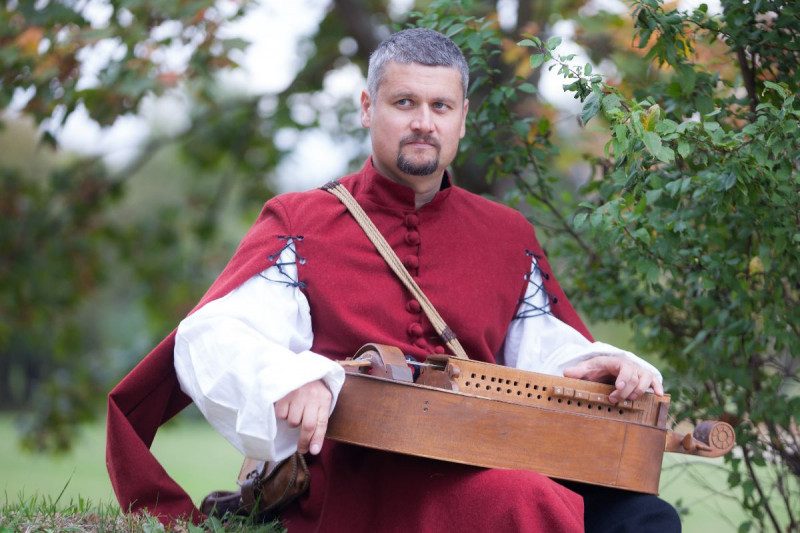 Лідер білоруської етно-групи Старі Ольса втік до України