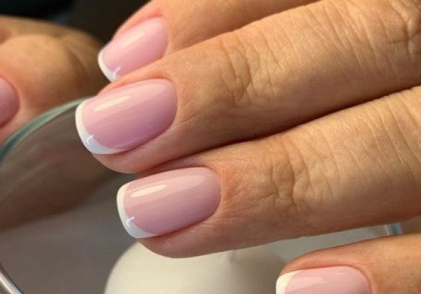 Осенний маникюр на короткие ногти 2020