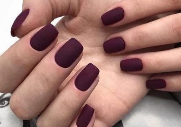 Маникюр зима 2021 марсала