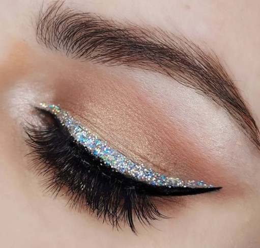 Модный макияж глаз зима 2021 / Instagram