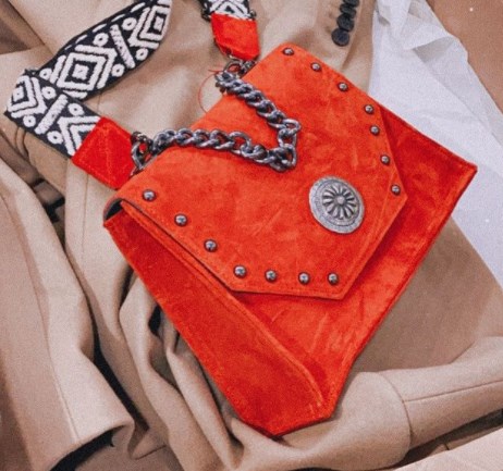 Модные замшевые сумки зима 2021 / Instagram Модные замшевые сумки зима 2021 / Instagram 