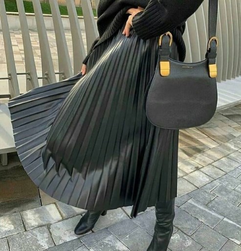 Носите юбку с сапогами / Instagram Носите юбку с сапогами / Instagram