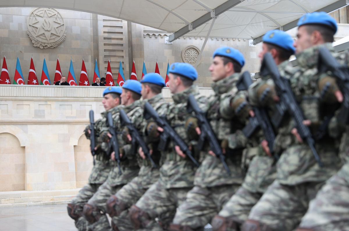 В Баку прошел парад