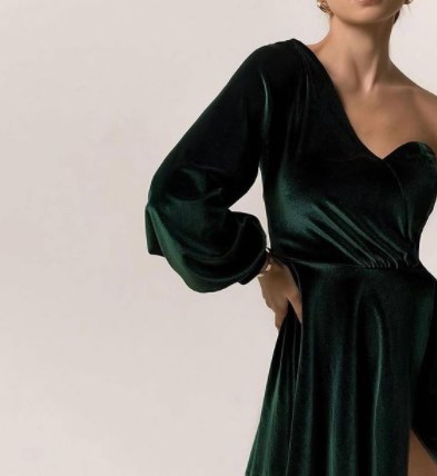 Модные платья на Новый год 2021 / Instagram