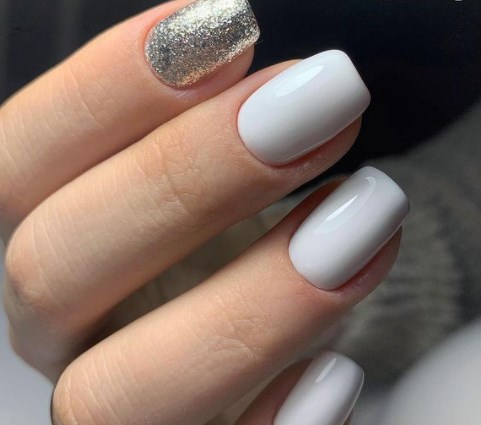 Білий манікюр на Новий рік 2021 Білий манікюр на Новий рік 2021