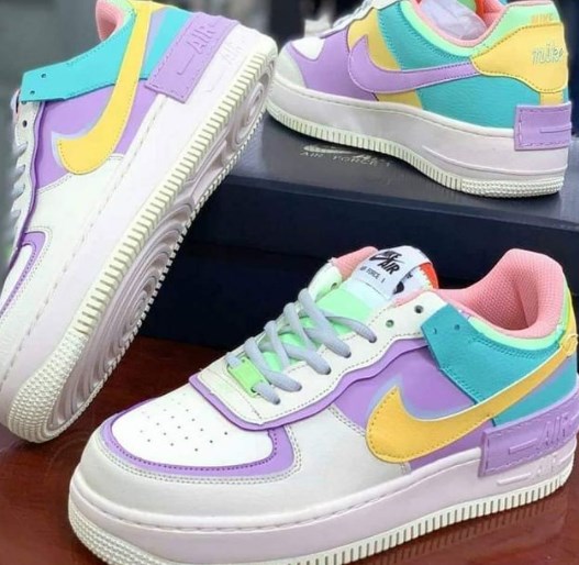 Модні кросівки 2021 Модні кросівки 2021