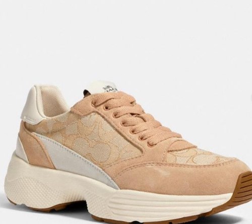 Модні кросівки 2021 Модні кросівки 2021