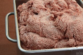 Эксперт предупредила, что из-за мяса механической обвалки могут пострадать зубы Эксперт предупредила, что из-за мяса механической обвалки могут пострадать зубы
