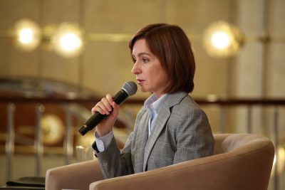 Назрівають нові протести: Санду звинуватила Додона в спробі захопити владу