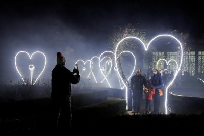 Гороскоп на 17 декабря для всех: пик фарта и разрешение любовных проблем