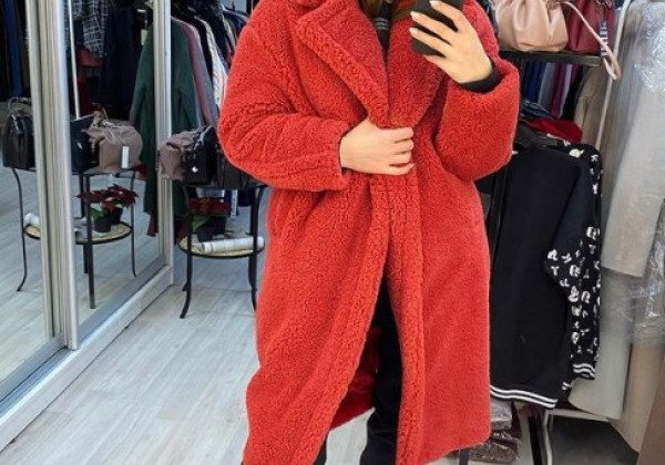 У моду на зиму 2021 увійшли дивовижні теплі шуби з екохутра - фото