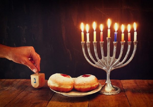 Україна почала святкувати Хануку: що треба знати про свято