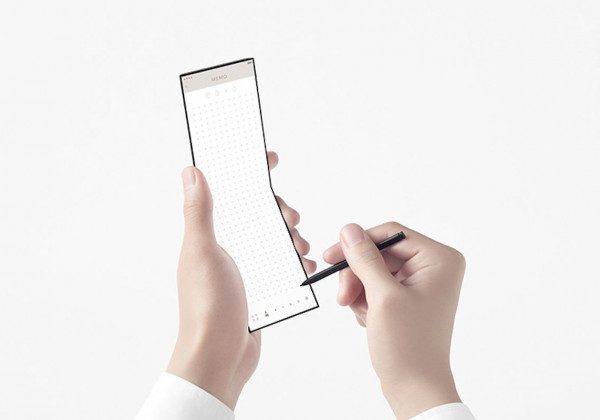 Компанія Oppo показала незвичний складаний смартфон: він завбільшки з кредитну картку