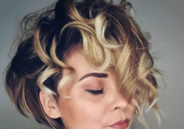 Наймодніші зачіски на Новий рік 2021, щоб сяяти - фото