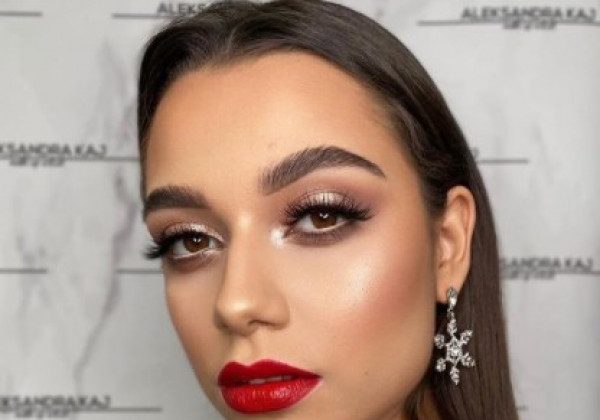 У пошуках натхнення: простий та модний новорічний макіяж 2021 - фото