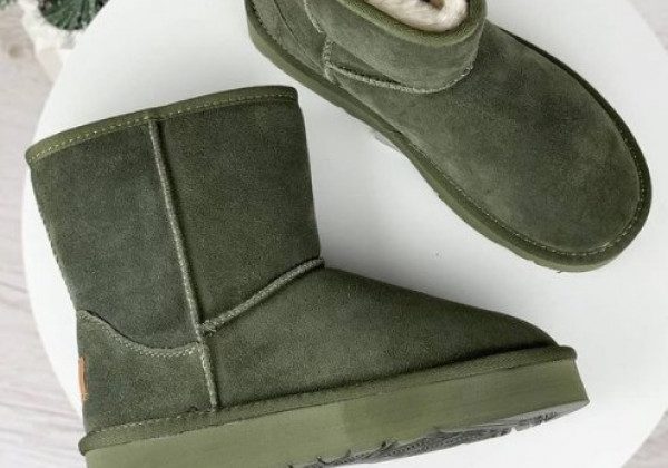 У моду повернулися уггі: з чим носити популярні чоботи з "нульових" - фото