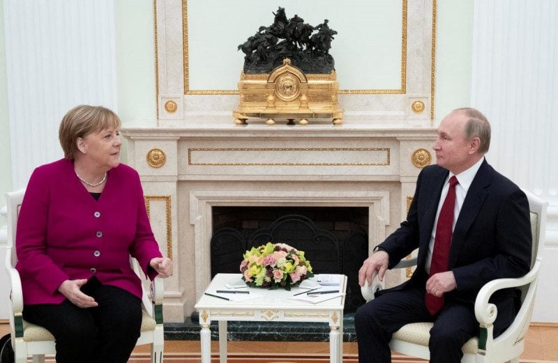 Путін і Меркель обговорили Україну: з'явилися нові деталі переговорів