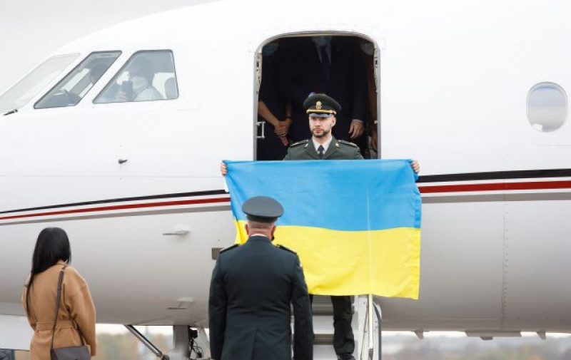 Президент вручил престижную награду нацгвардейцу Маркиву