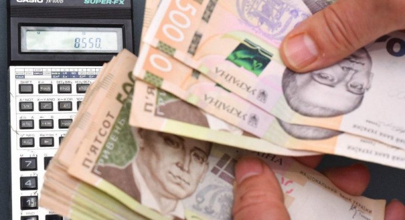 ​Зарплати вчителям підвищать з 1 січня: у МОН розкрили деталі