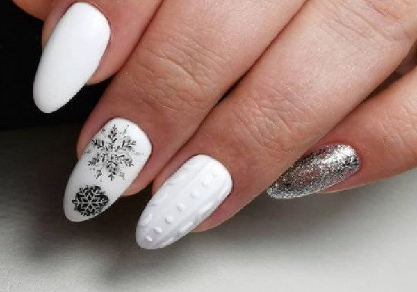 Білий манікюр на Новий рік 2021 Білий манікюр на Новий рік 2021
