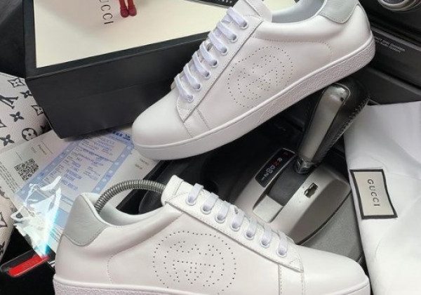 Модные кроссовки 2021