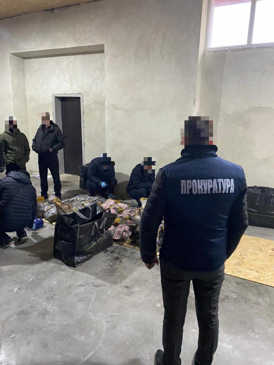 В Україні знайшли тонну героїну