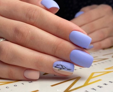 Ліловий манікюр весна-літо 2021